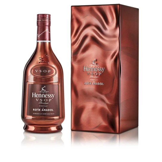 Hennessy VSOP Refik Anadol Limited 2021 - коняк 700ml - Коняк - DrinkLink