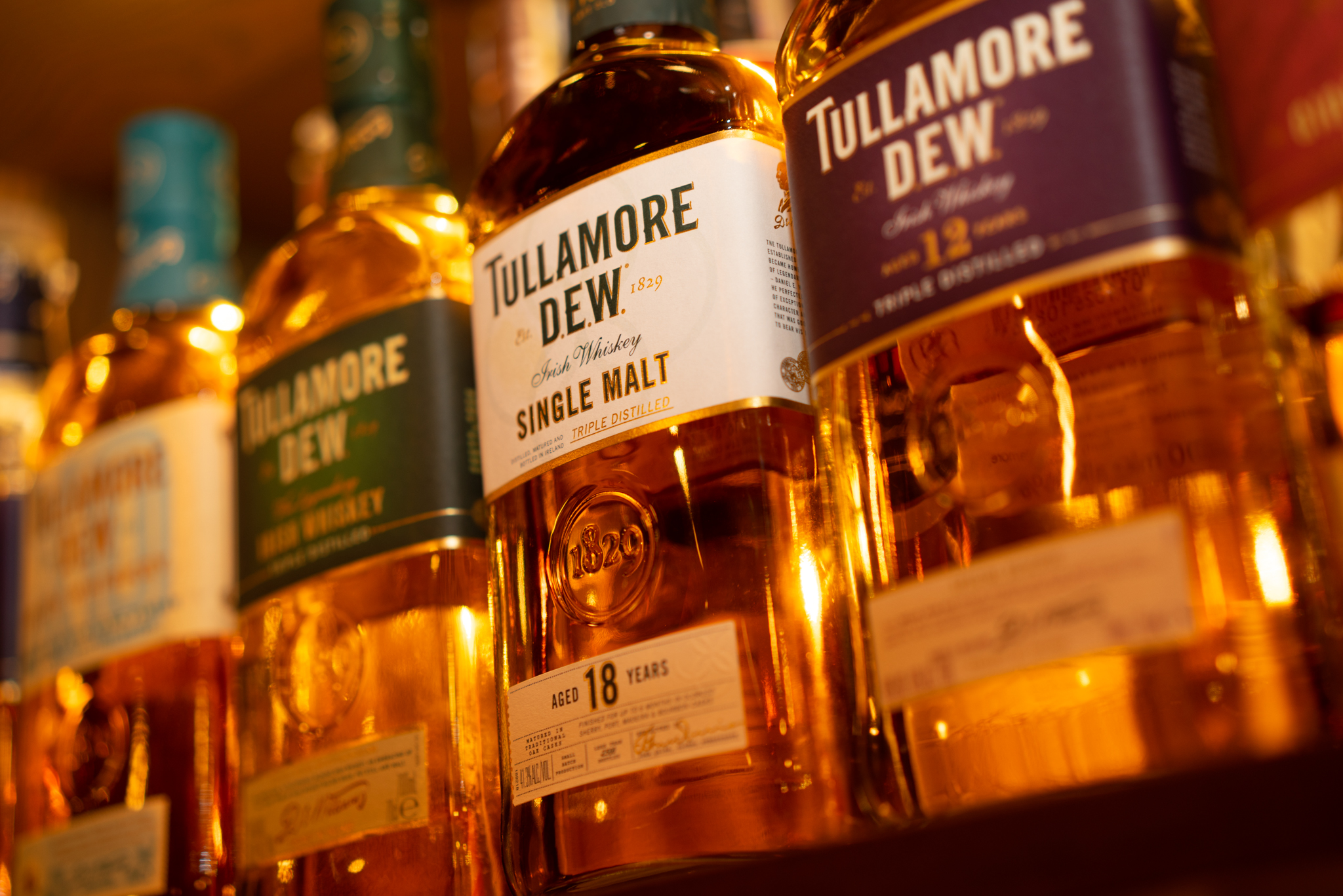 Tullamore D.E.W. 18-годишно е носител на Световния уиски трофей на състезанието International Wine & Spirits 2018.