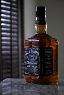 Каква е разликата между Jack Daniel’s Tennessee Whiskey, скоч и бърбън?